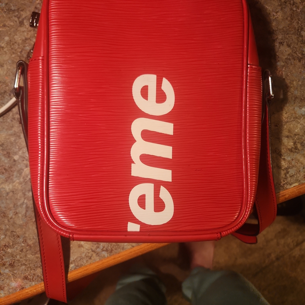 Red Louis Vuitton Men's Bag - Picture 3 of 3
